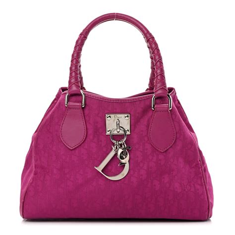 dior bag under $1000|cheapest item on Dior website.